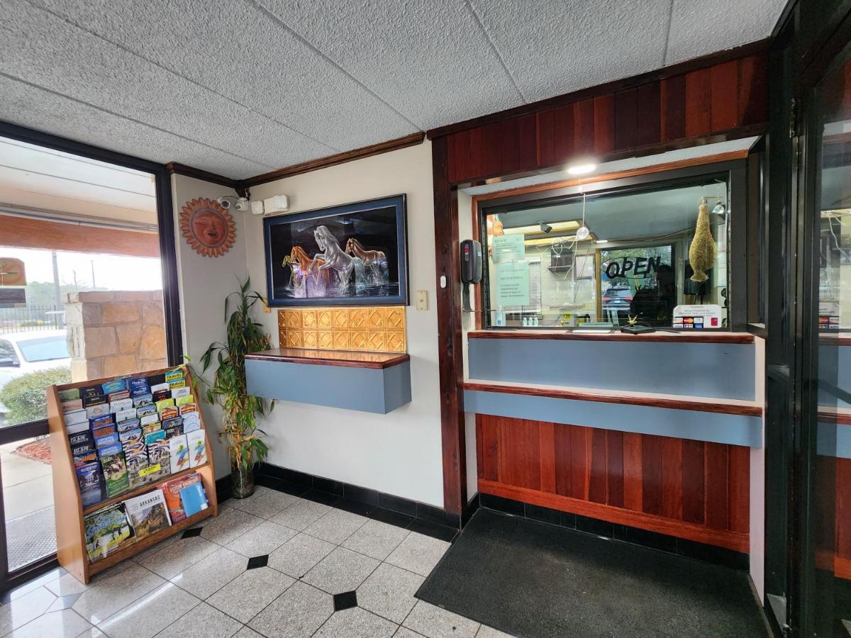 Americas Best Value Inn And Suites Little Rock Eksteriør billede
