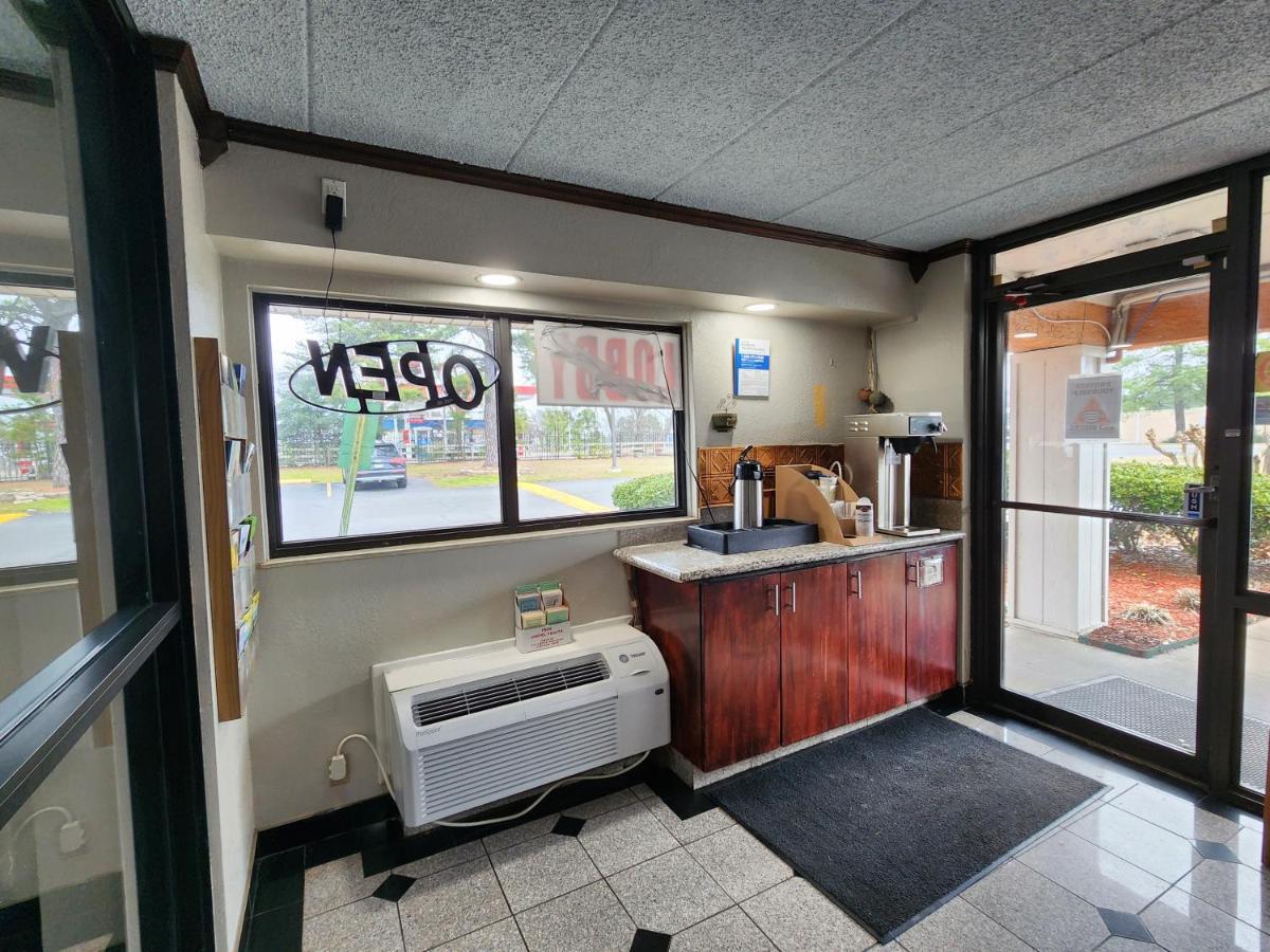 Americas Best Value Inn And Suites Little Rock Eksteriør billede
